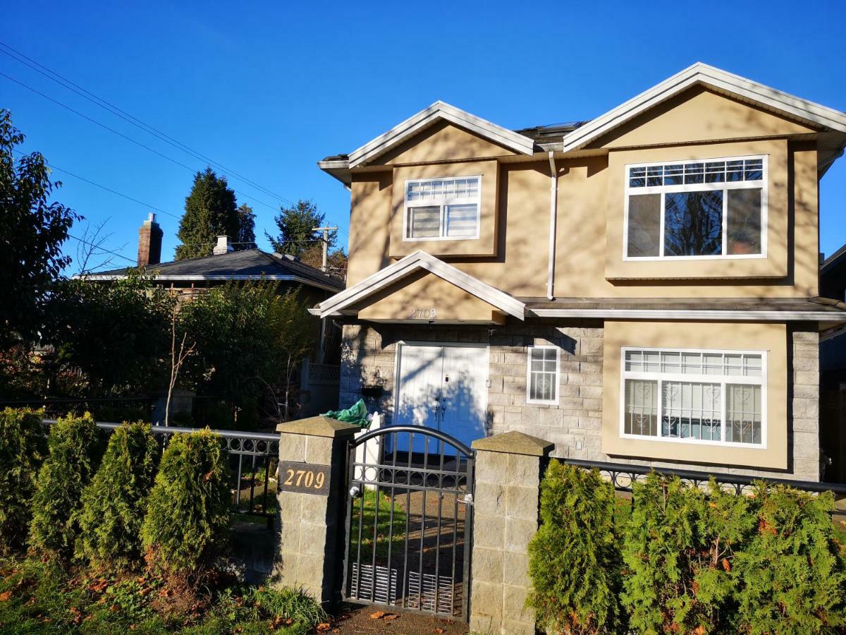 Lisa'S Lovely Little House Apartment Vancouver Exterior photo